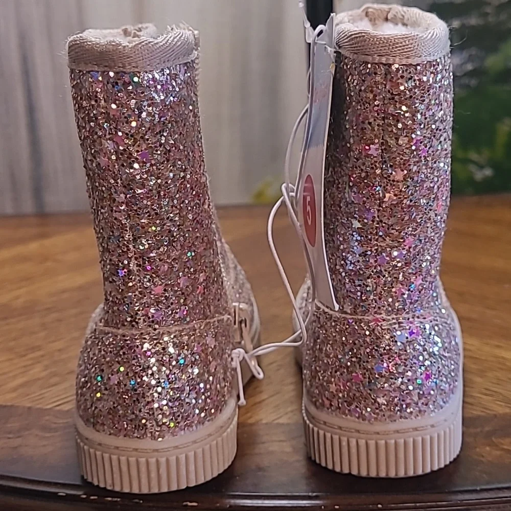 New with tag! Cat & Jack Girls 5 Gold Holland Pip glitter sparkly faux fur boots